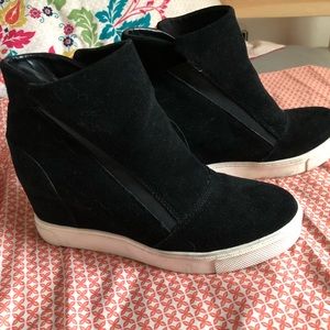 Steve Madden hidden wedge suede sneaker